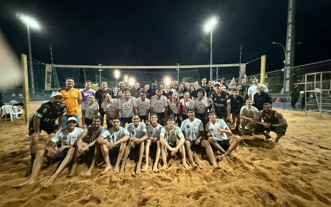 AMVP e UEM promovem integração entre formação acadêmica e prática esportiva no vôlei de praia